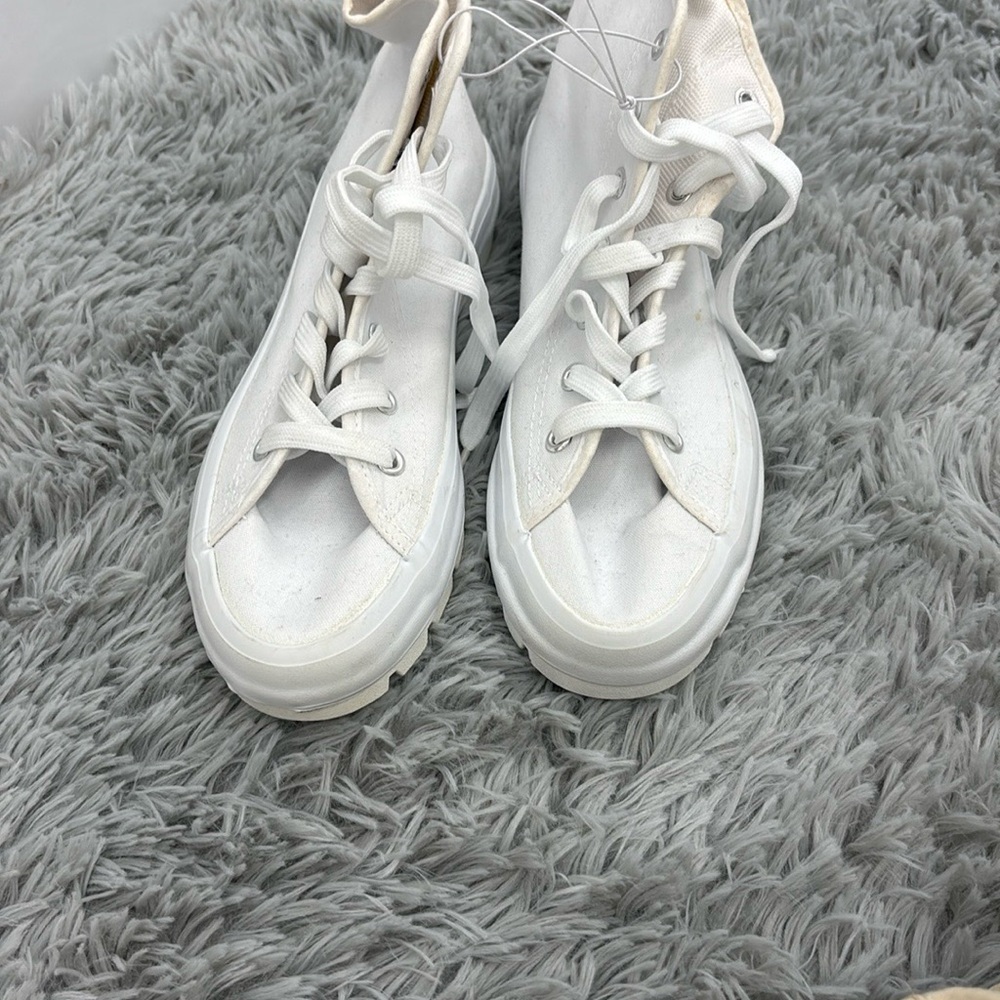 NWT US SPORTS Women's White High-Top Canvas Sneakers Lace Up Chunky Outsole 8